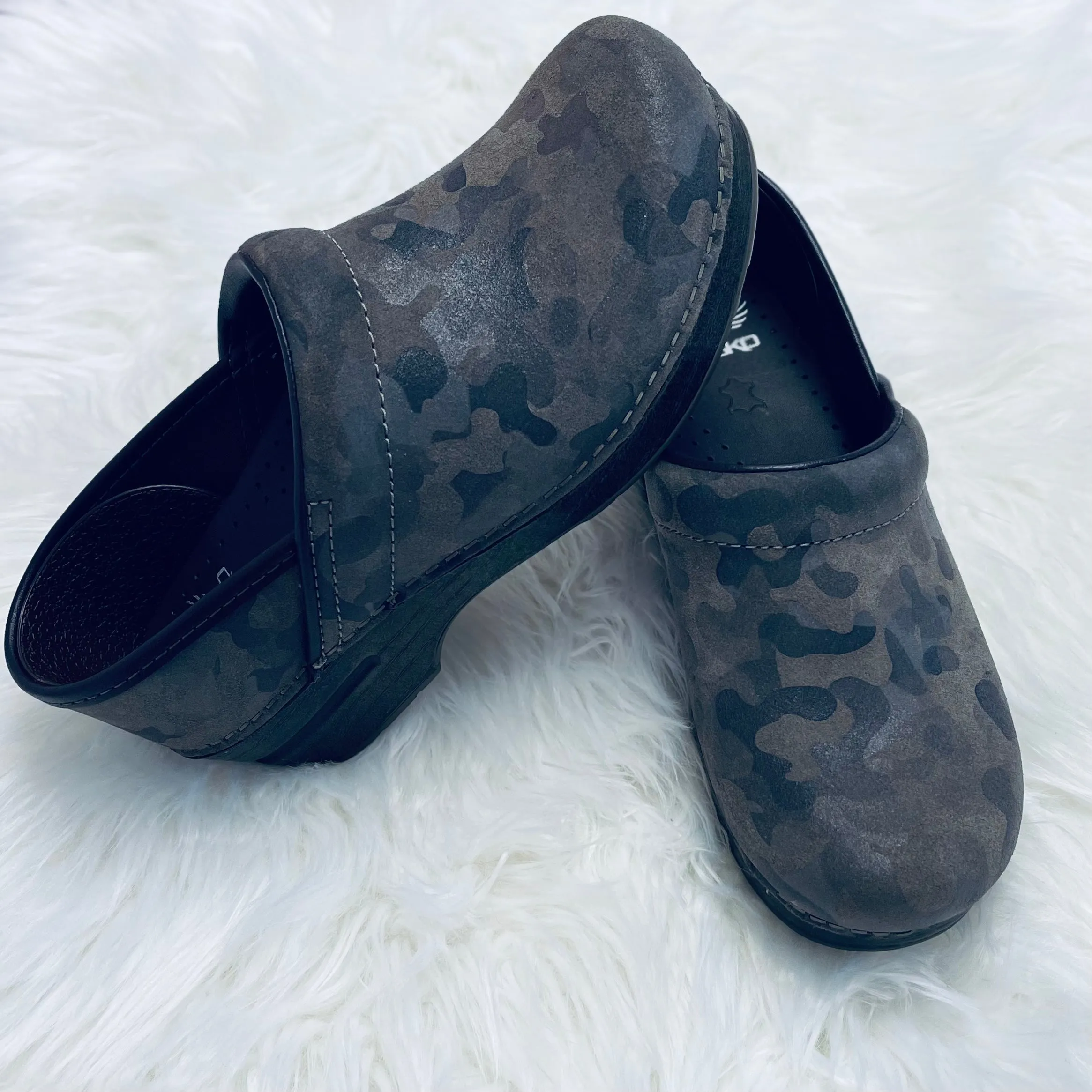 Professional Suede, Camo