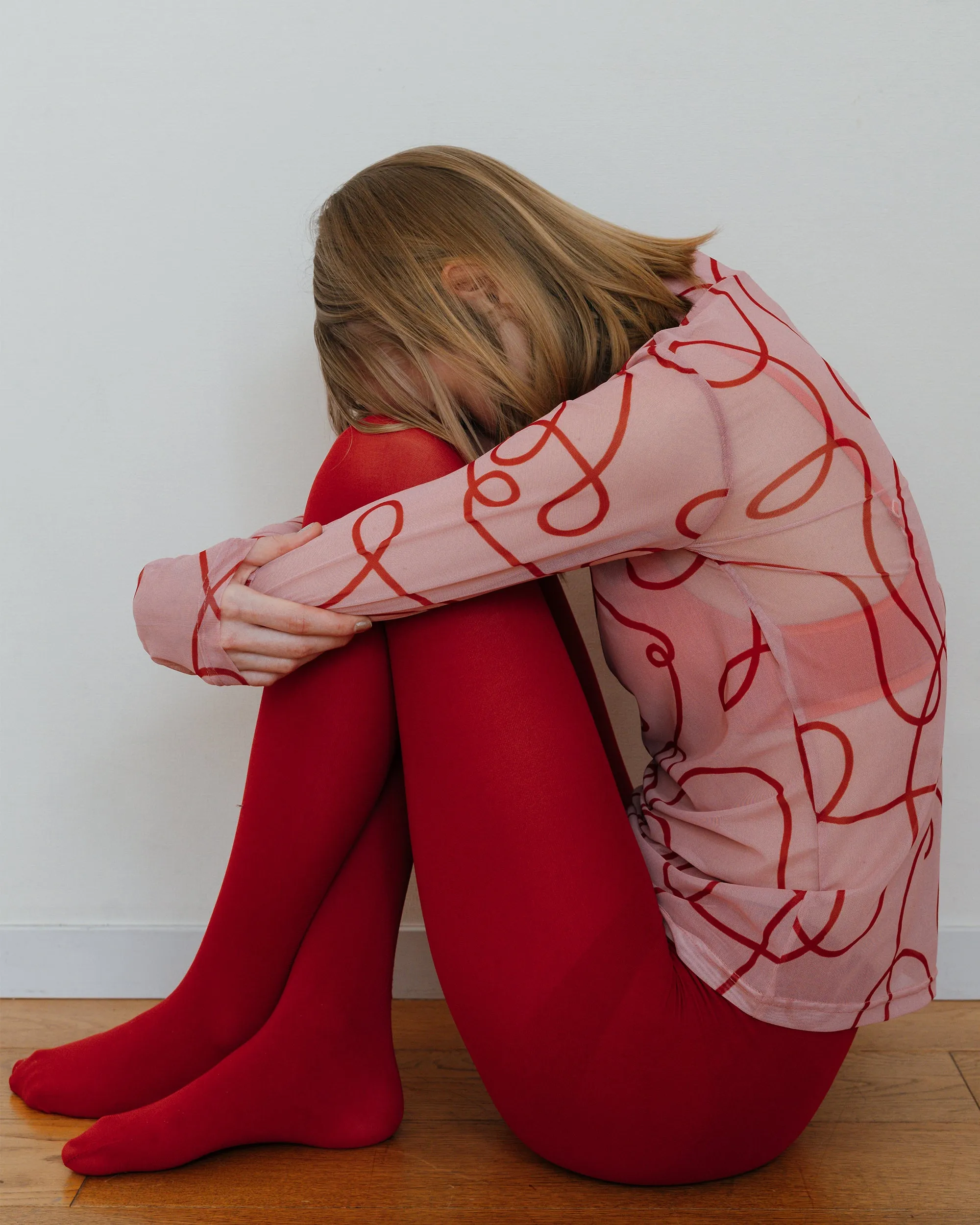 uneune see-through high neck tops (pink×red)